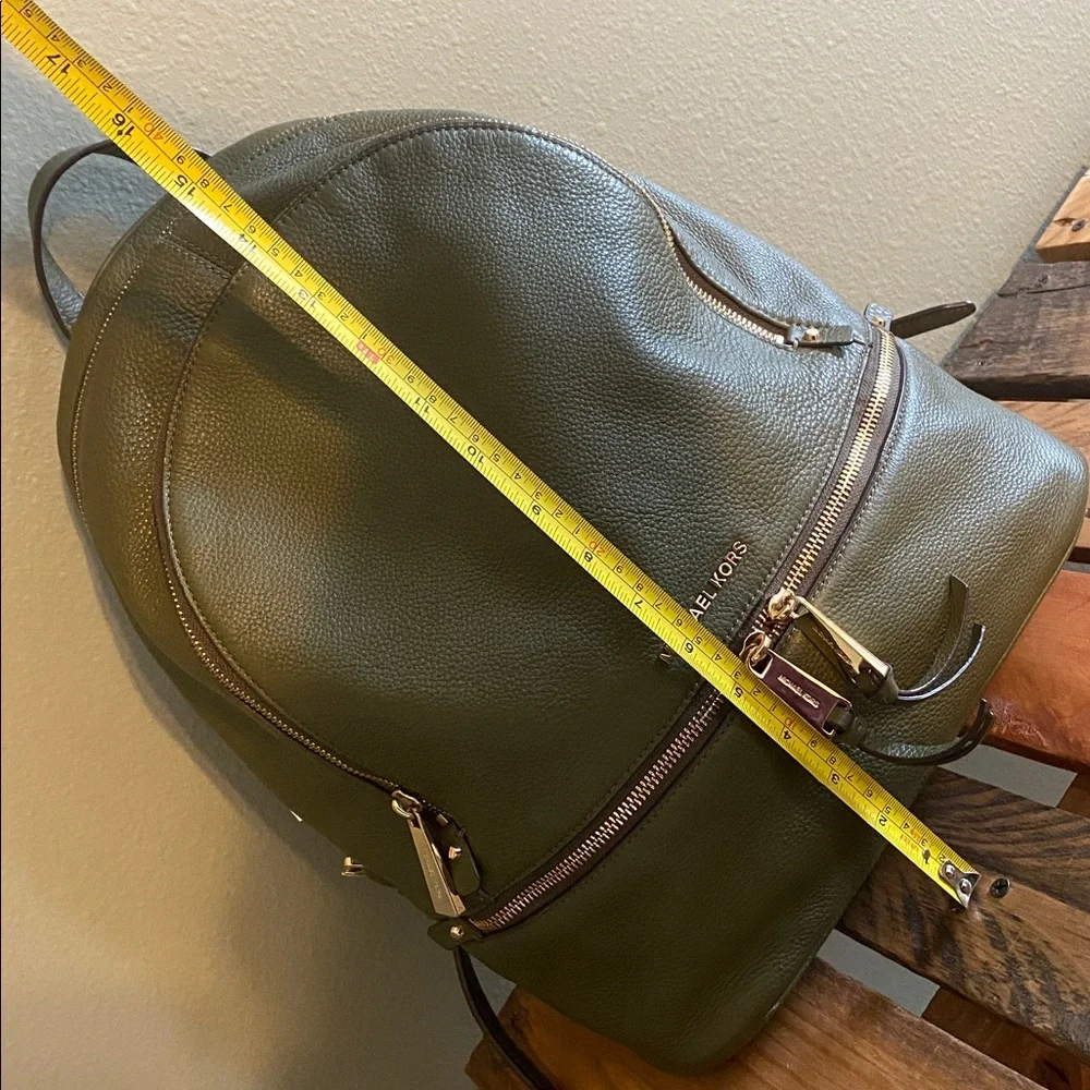 Michael Kors Large Rhea Backpack - Picture 4 of 7